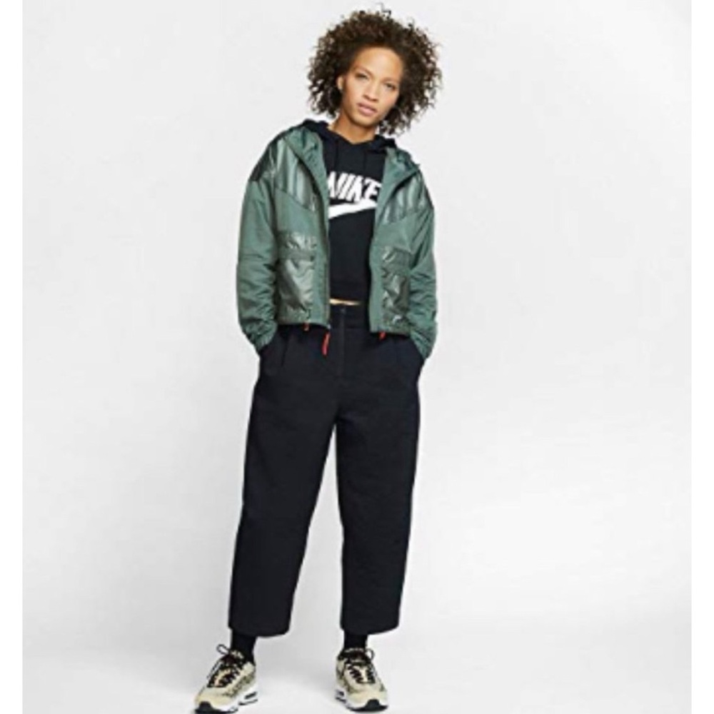 Nike Women’s Rebel Loose Fit Windbreaker Jacket Size Small